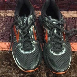 Brooks GTS 17
